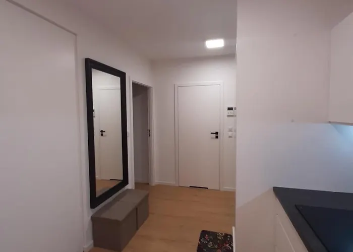 Miedzyleska Caffe 아파트 *